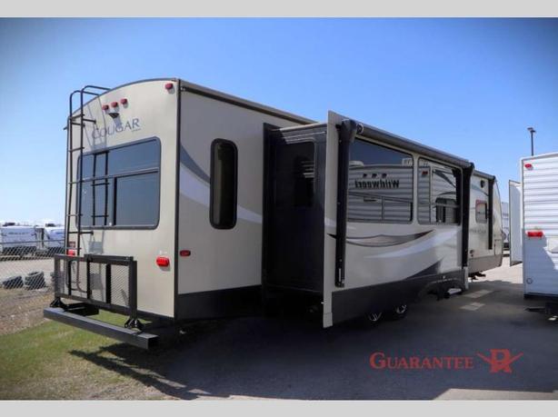 Used 2018 Keystone RV Cougar Half-Ton Series 32RLI image 4