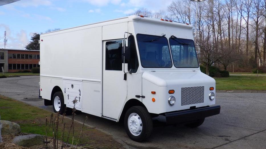 2006 Morgan Olson Workhorse W42 Step Van Rear Workshop 14 foot display photo