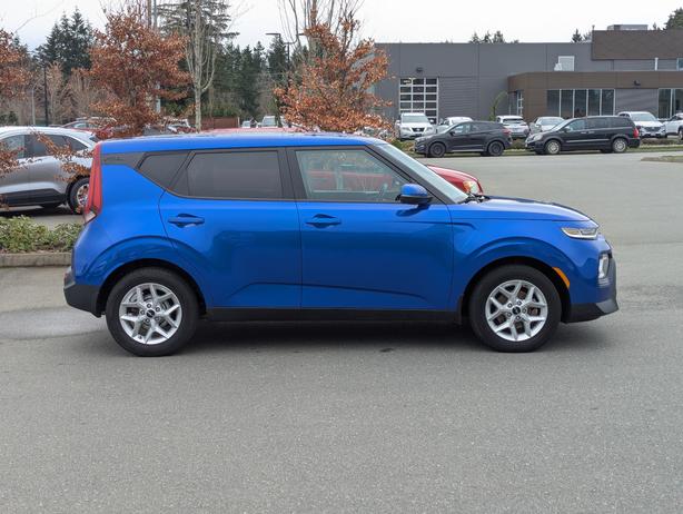 2022 Kia Soul EX - No Accidents, Heated Seats, Apple CarPlay/AA image 5