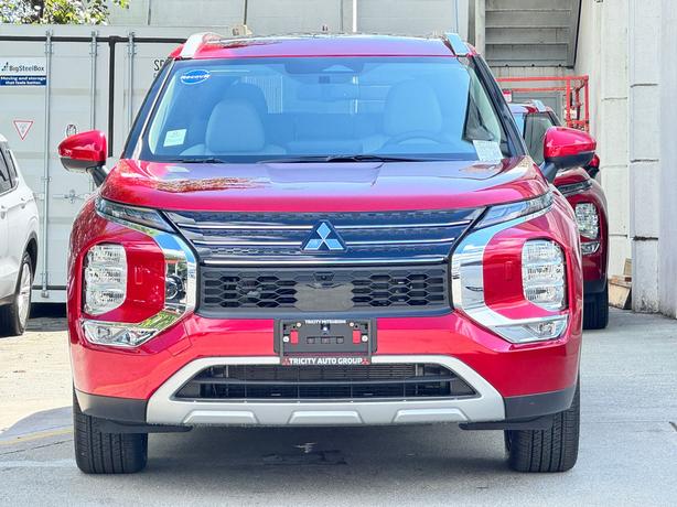 2025 Mitsubishi Outlander PHEV SEL - $5,000 Discount, Manager Demo! image 2