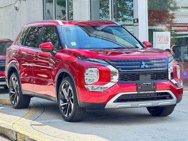 2025 Mitsubishi Outlander PHEV SEL - $5,000 Discount, Manager Demo! image 3