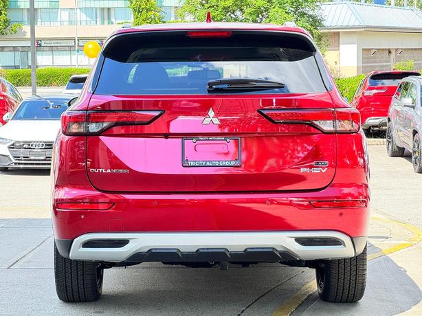 2025 Mitsubishi Outlander PHEV SEL - $5,000 Discount, Manager Demo! image 6