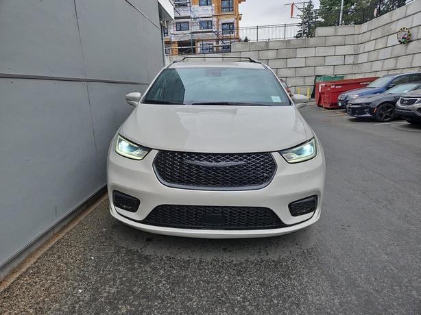 2021 Chrysler Pacifica Touring-L | Heated Seats | Leather! image 2
