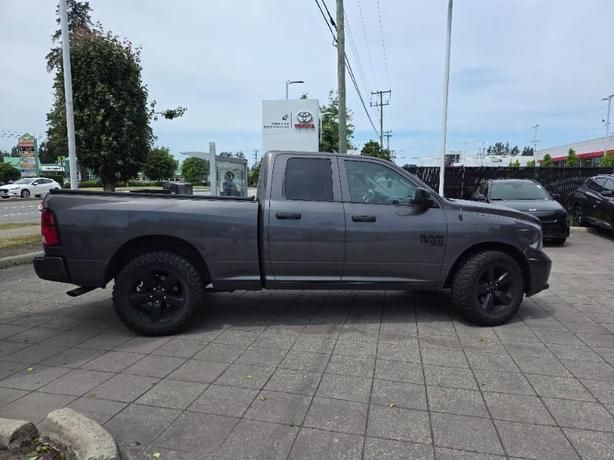 2021 RAM 1500 Classic Express 4x4 Quad Cab 6'4 Box | Bluetooth Connection | Back image 4