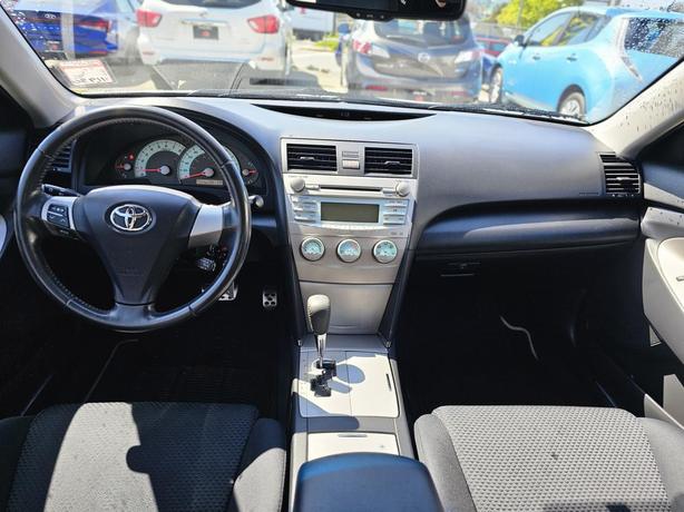 2009 Toyota Camry 4dr Sdn I4 Auto SE image 6