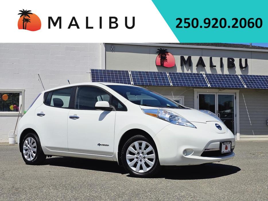 2013 Nissan LEAF 4dr HB S display photo