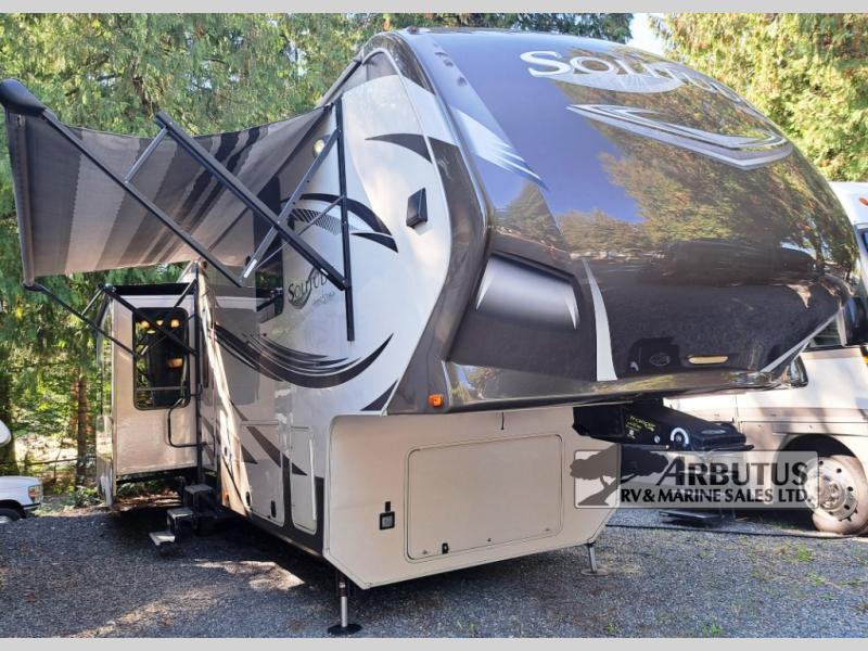 Used 2015 Grand Design Solitude 369RL display photo
