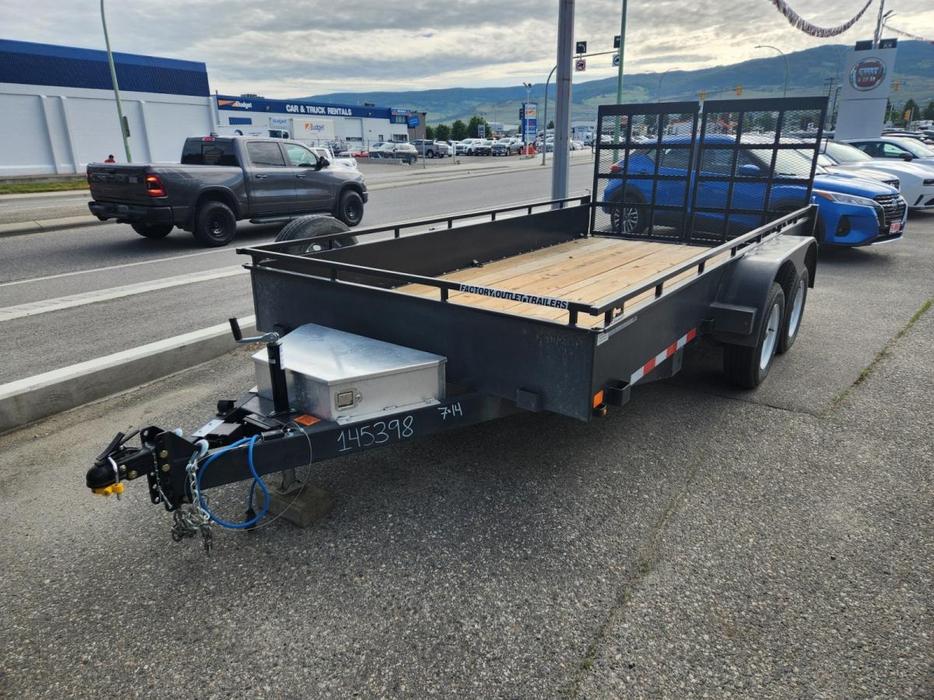 2024 canada trailer Vehicle Trailer display photo