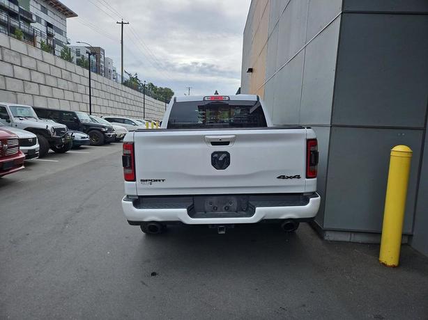 2019 RAM 1500 Sport 4x4 Crew Cab 5'7 Box | One Owner | No Accidents! image 5