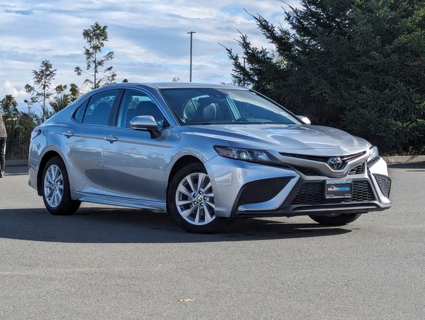 2022 Toyota Camry SE - No Accidents, Heated Seats/Steering Wheel image 4