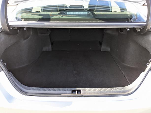 2022 Toyota Camry SE - No Accidents, Heated Seats/Steering Wheel image 8