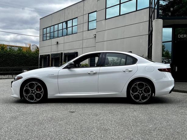 2023 Alfa Romeo Giulia Q4 AWD image 5