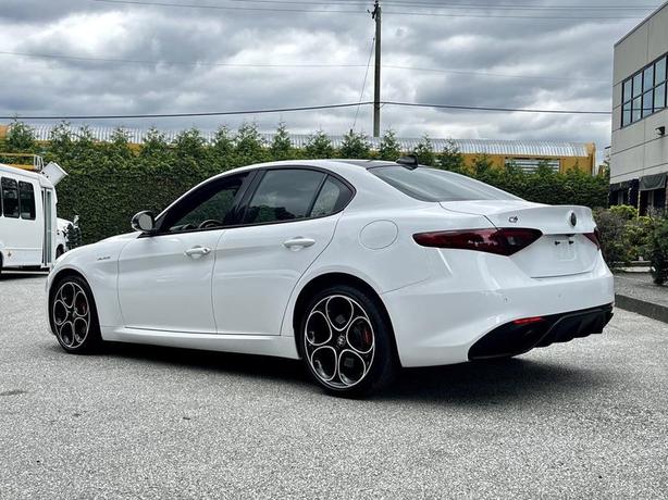 2023 Alfa Romeo Giulia Q4 AWD image 6