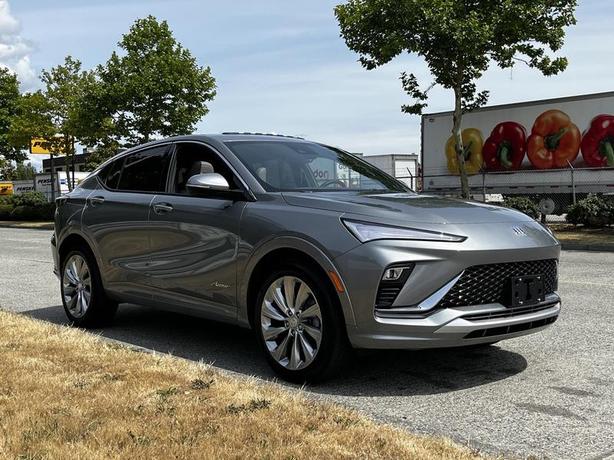 2024 Buick Envista Avenir image 1