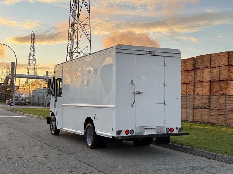 2017 Freightliner M Line MT45 Thermo King Reefer 14 Foot Step Van display photo