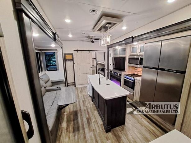 Used 2022 Keystone RV Avalanche 378BH image 5