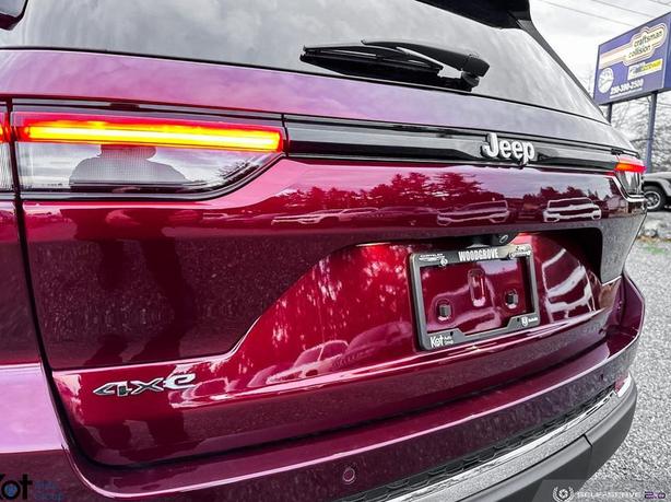 2023 Jeep Grand Cherokee 4xe 30th Anniversary EXECUTIVE DEMO!! image 8