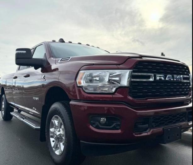 2024 RAM 3500 Big Horn AUTO, KEYLESS ENTRY, BACK UP CAMERA, BLUETOOTH, HEATED SE image 3