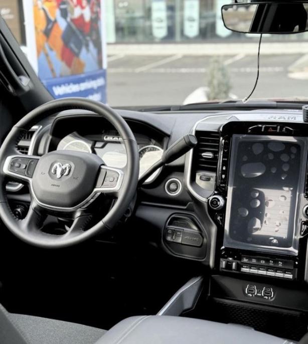 2024 RAM 3500 Big Horn AUTO, KEYLESS ENTRY, BACK UP CAMERA, BLUETOOTH, HEATED SE image 6