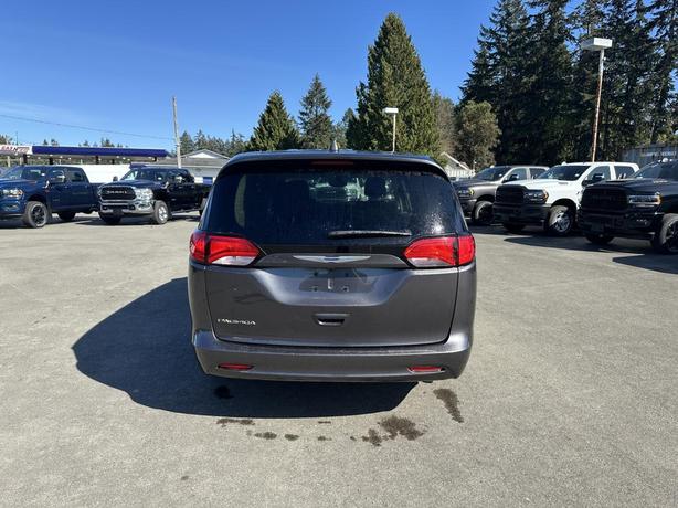 2020 Chrysler Pacifica LX image 4