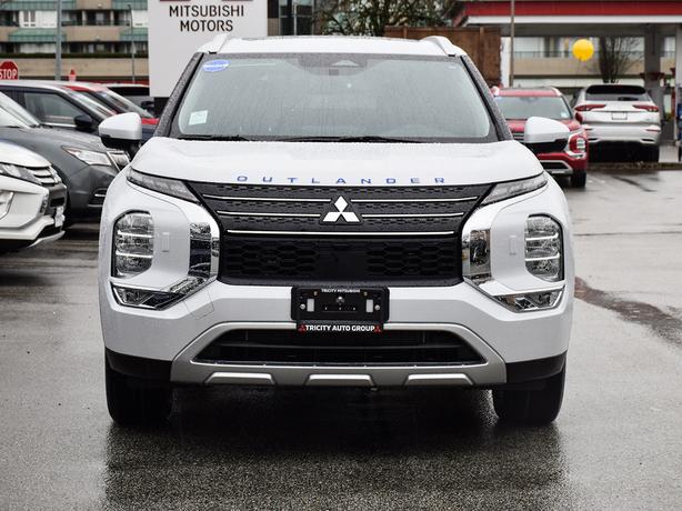 2025 Mitsubishi Outlander PHEV LE - $10,000 Discount, Manager Demo! image 2