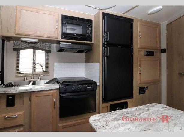 Used 2020 Winnebago Minnie Drop 210RBS image 7