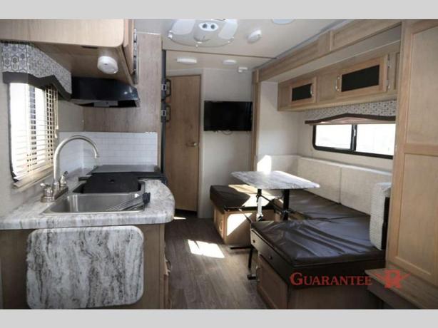 Used 2020 Winnebago Minnie Drop 210RBS image 8