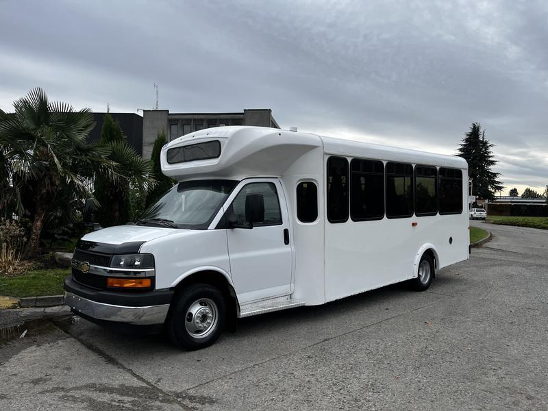 2017 Chevrolet Express G4500 22 Passenger Bus With Wheelchair Ramp Off Road Use  display photo