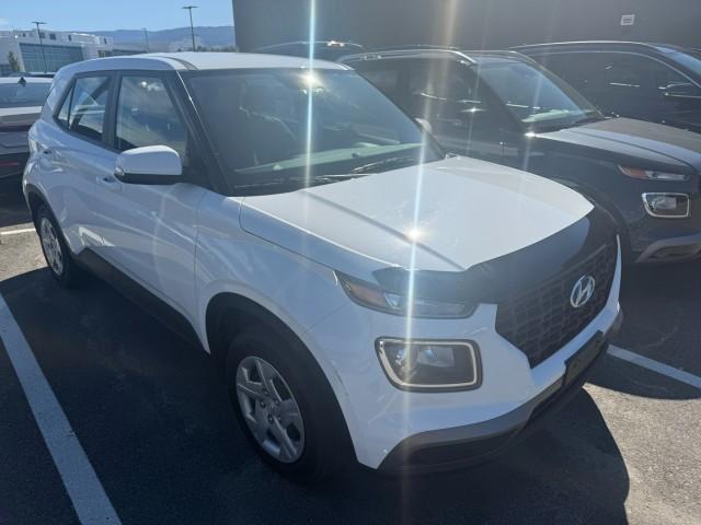 2020 Hyundai Venue Essential NO ACCIDENTS! BACKUP CAMERA! LOW KMS! display photo