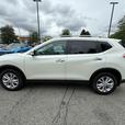 2016 Nissan Rogue SV - Power Liftgate, Navigation, 360 Cameras thumbnail image 8