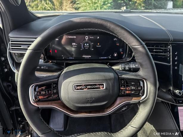 2023 Jeep Grand Wagoneer L image 7