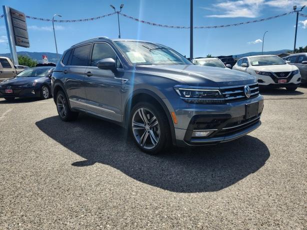 2021 Volkswagen Tiguan R-Line | AWD | Heated Seats & Steering Wheel | Power Lift image 2