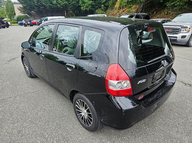 2007 Honda  Fit image 4