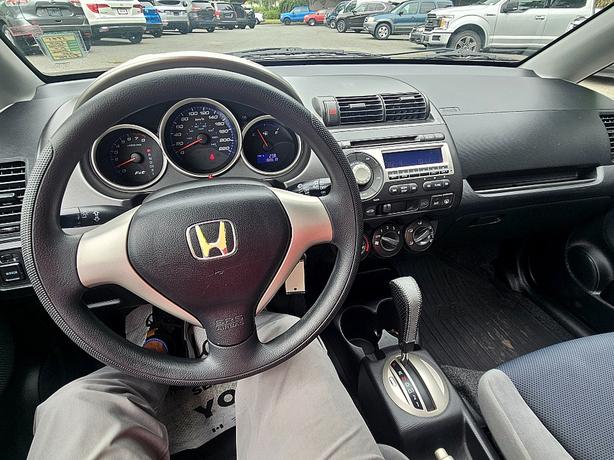 2007 Honda  Fit image 8