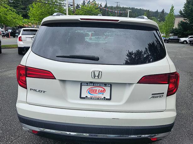 2017 Honda  Pilot Touring image 3