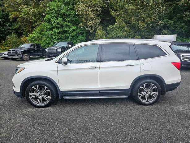 2017 Honda  Pilot Touring image 5
