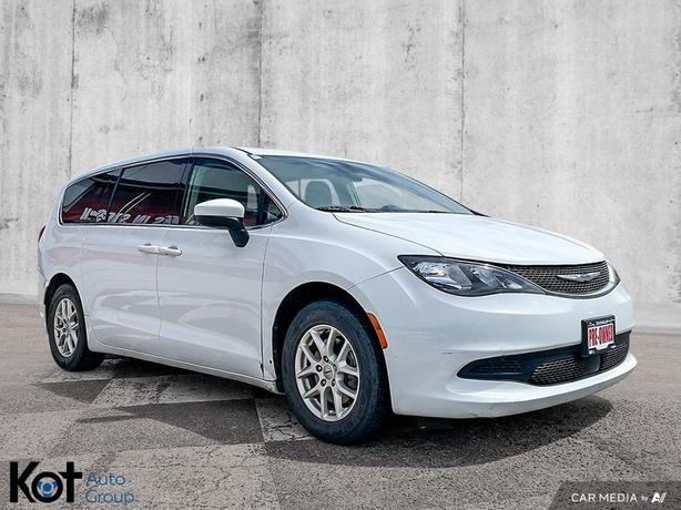 2021 Chrysler Grand Caravan SXT | Apple CarPlay & Android Auto | Second-Row Remo image 3
