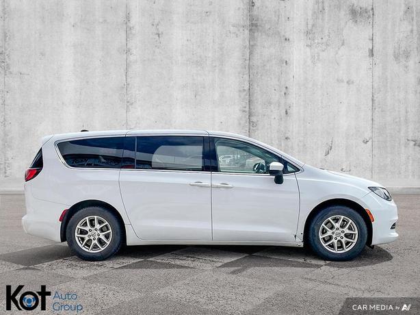 2021 Chrysler Grand Caravan SXT | Apple CarPlay & Android Auto | Second-Row Remo image 4