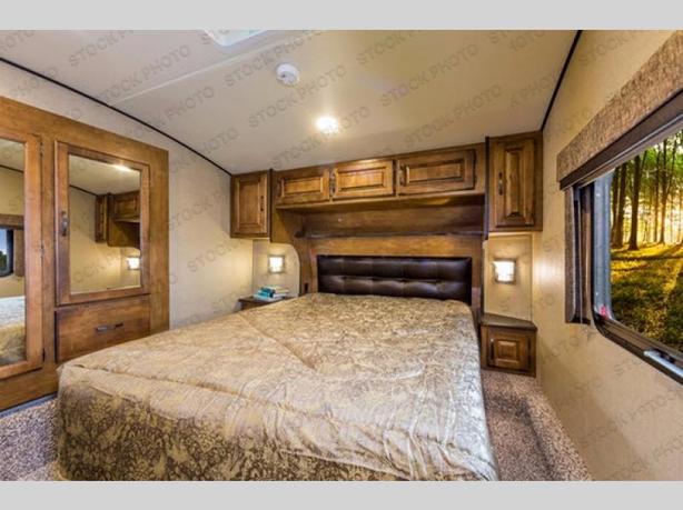 Used 2017 Grand Design Reflection 303RLS image 3