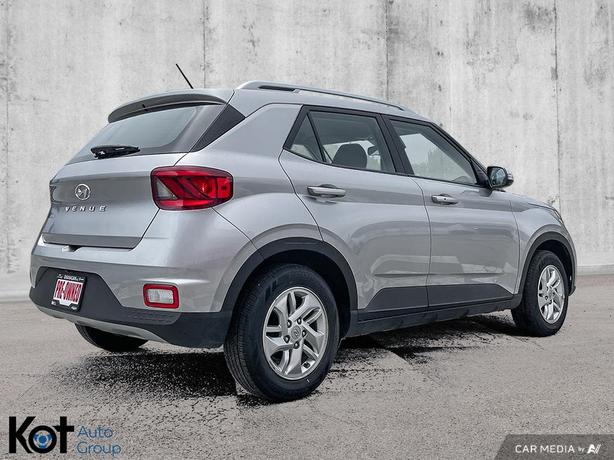 2023 Hyundai Venue Preferred | Heated Seats & Steering Wheel | Bluetooth | No Ac image 5