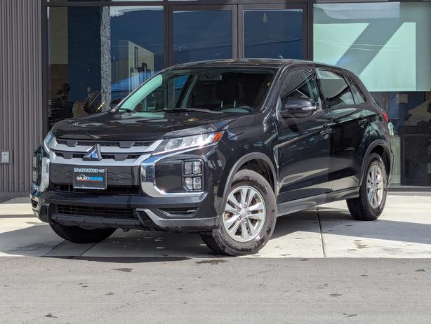 2021 Mitsubishi RVR SE - 4x4, Heated Seats, Apple CarPlay/Android Auto image 1