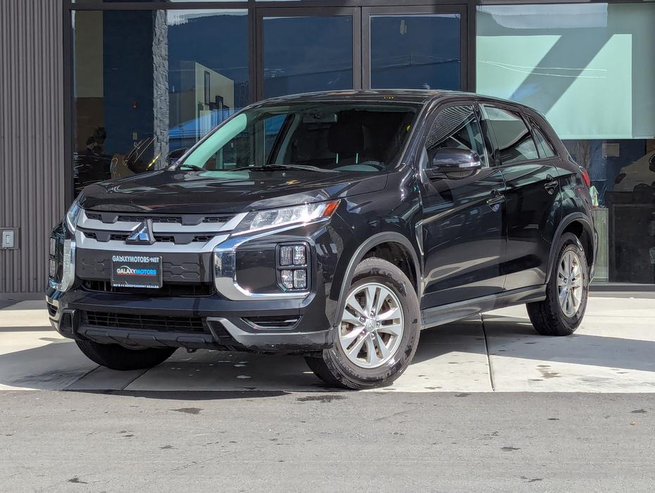 2021 Mitsubishi RVR SE - 4x4, Heated Seats, Apple CarPlay/Android Auto display photo