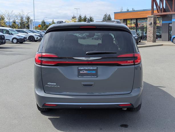 2022 Chrysler Pacifica Touring L - No Accidents, Power Doors Heated Seats image 7
