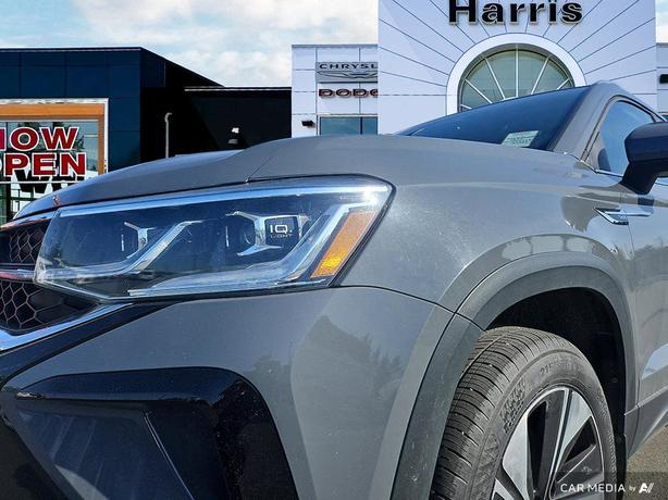 2023 Volkswagen Taos Highline 4MOTION *Ltd Avail* | GPS Navigation! image 8