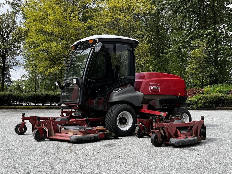 2012 Toro Groundsmaster 5910 4WD Enclosed Mower Diesel 4WD display photo