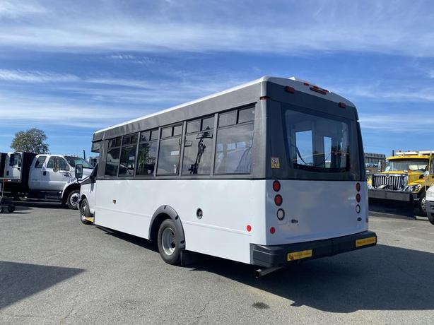 2017 Chevrolet Express G4500 21 Passenger Bus With Wheelchair Accessibility image 3
