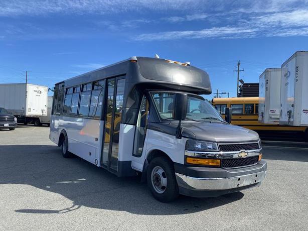 2017 Chevrolet Express G4500 21 Passenger Bus With Wheelchair Accessibility image 7
