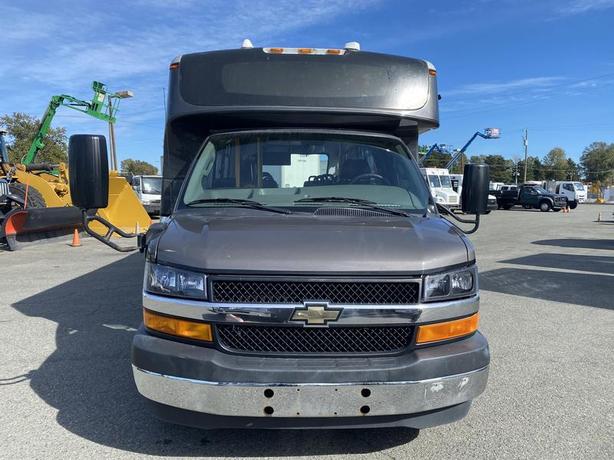 2017 Chevrolet Express G4500 21 Passenger Bus With Wheelchair Accessibility image 8