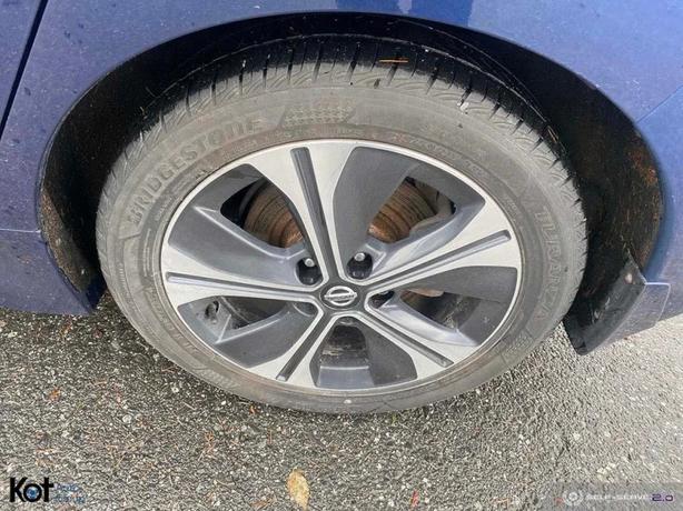 2019 NISSAN LEAF image 8