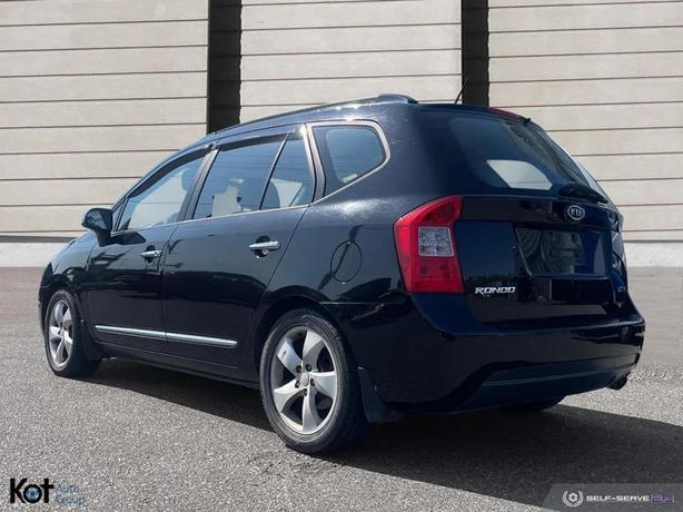 2007 KIA RONDO image 4